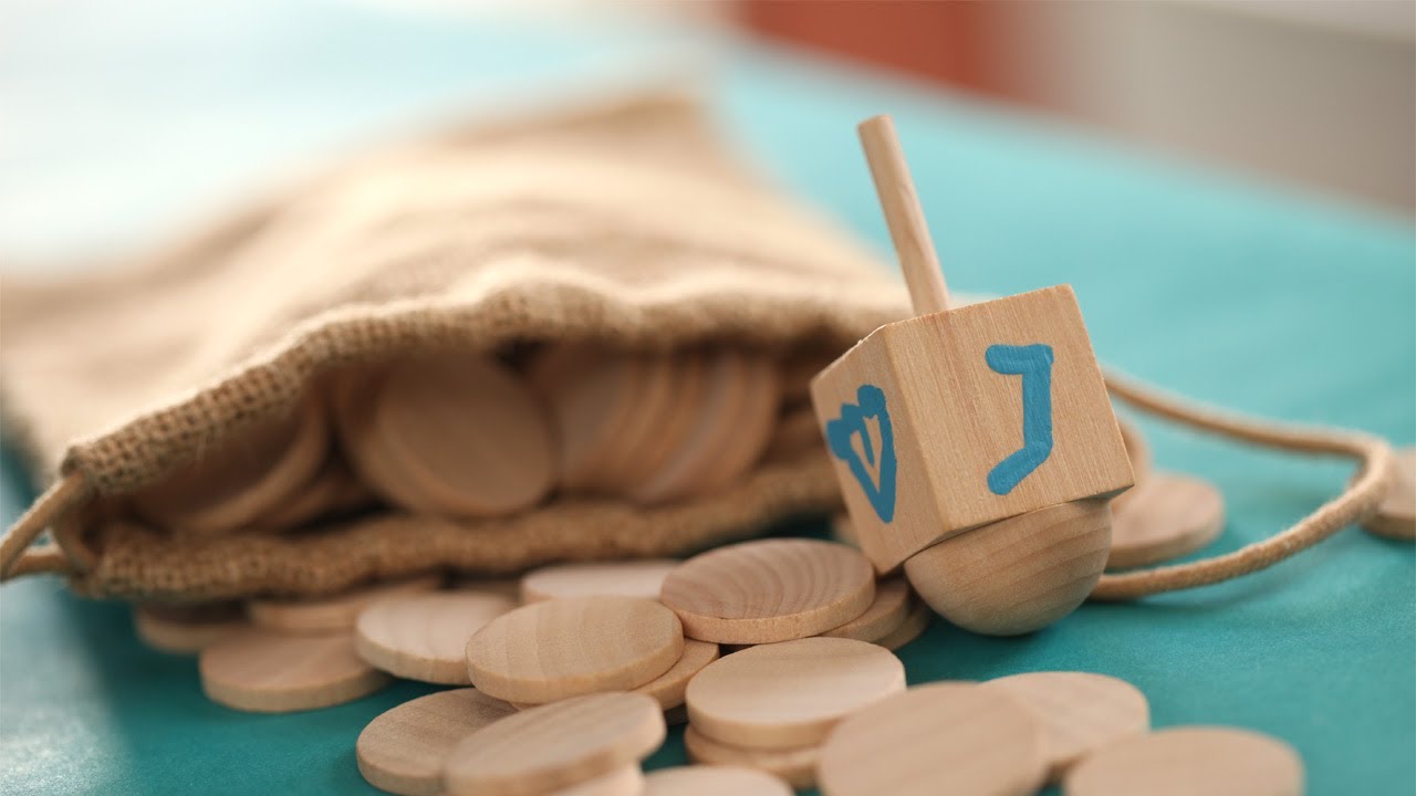 How to Make and Play a Wood Dreidel Game (Kid Friendly DIY Craft) || KIN PARENTS
