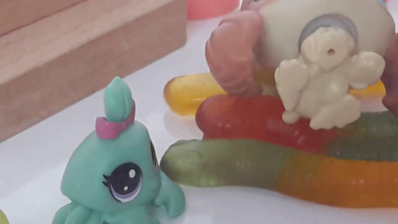 Minişler Jelibon Solucanların Diyarı 🐛🍭😋