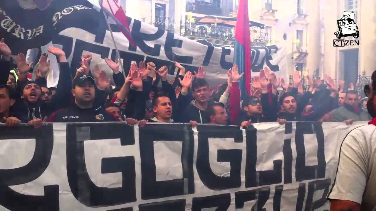 Catania, ultras in corteo per l'orgoglio rossoazzurro