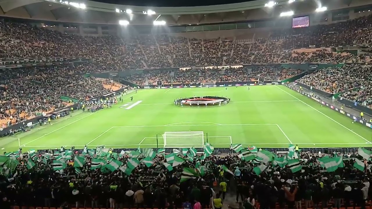 El himno de la Europa League en La Cartuja.