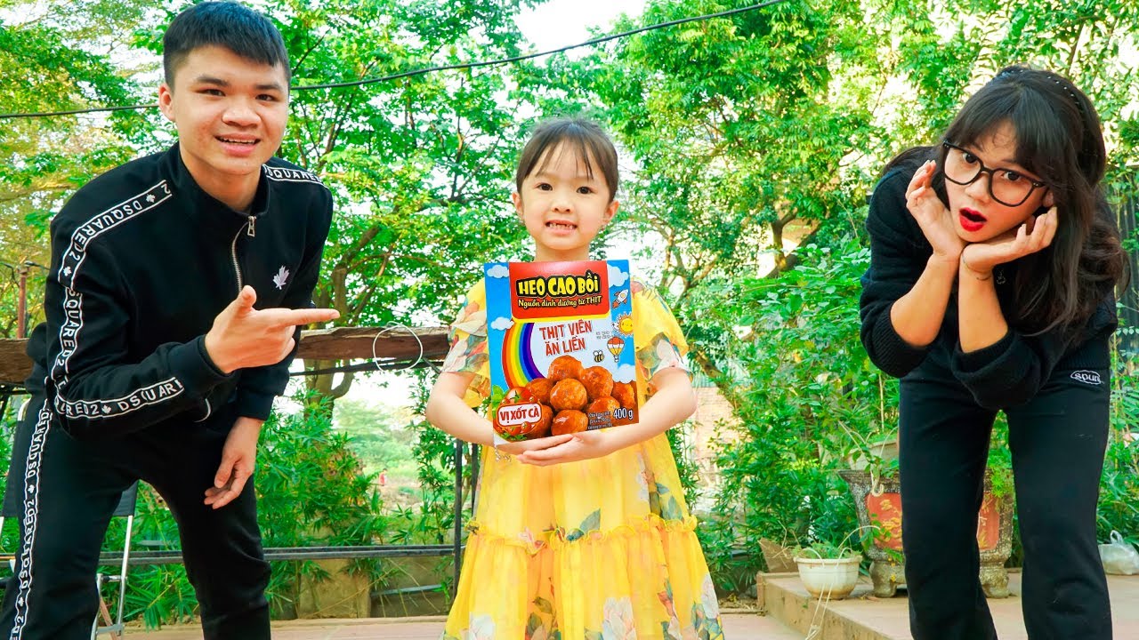 Thử Thách Giành Phần Thưởng Thịt Viên Ăn Liền Heo Cao Bồi Mới Tặng Bé Chi
