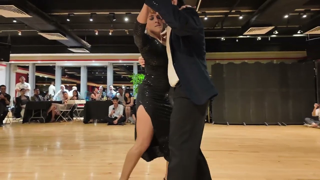 Federico Naveira & Sabrina Masso FM 4/5 - Oro De Ley (Juan D'Arienzo) Milonga - Hong Kong 2024 - 4K