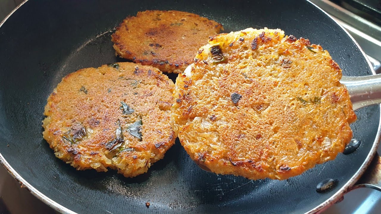 ಕುರುಂ ಕುರುಂ ಸಂಜೆ ಟೈಮ್ ಸ್ನಾಕ್ಸ್ ಒಮ್ಮೆ ಮಾಡಿ ನೋಡಿ | new type tasty snacks and breakfast recipe | suji