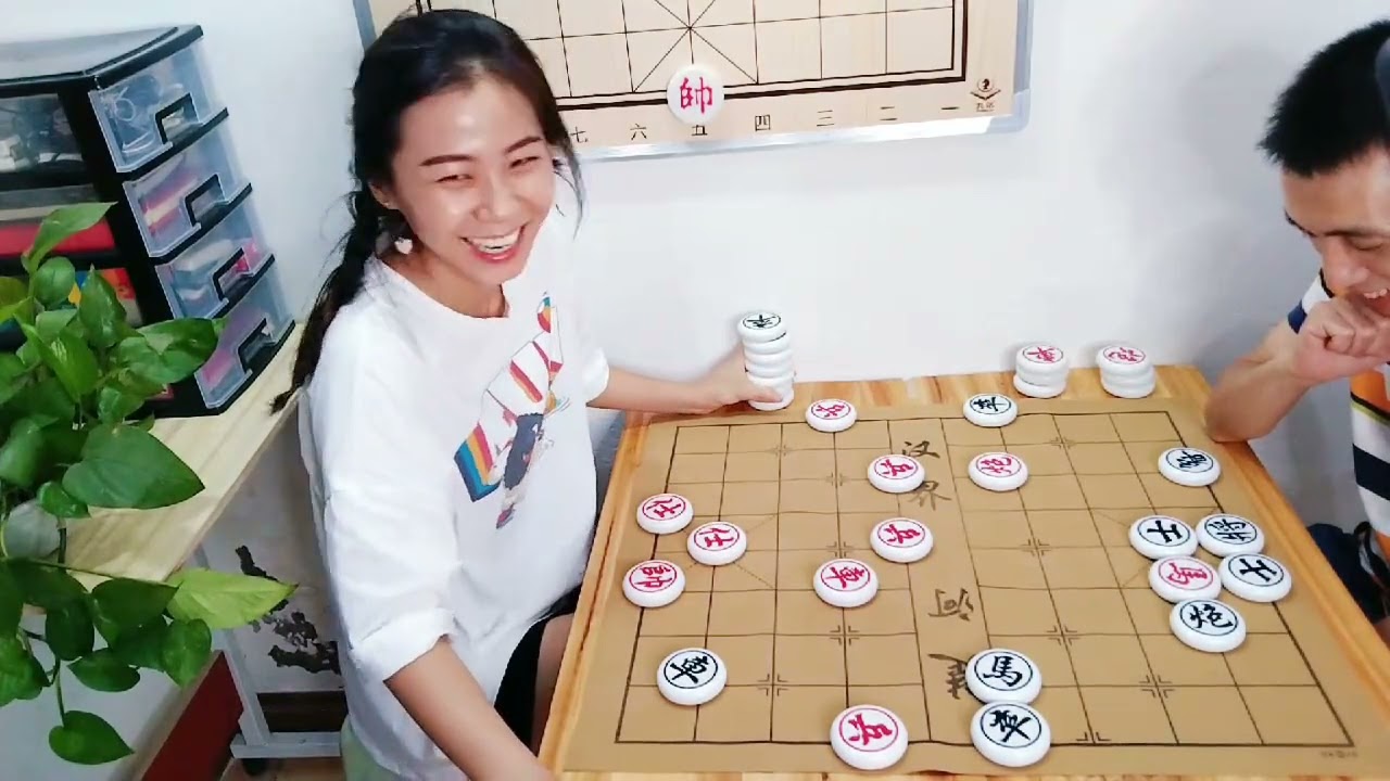 八仙过海 各显神通 为夺彩头 不遗余力 奈何小妹技高一筹夺冠