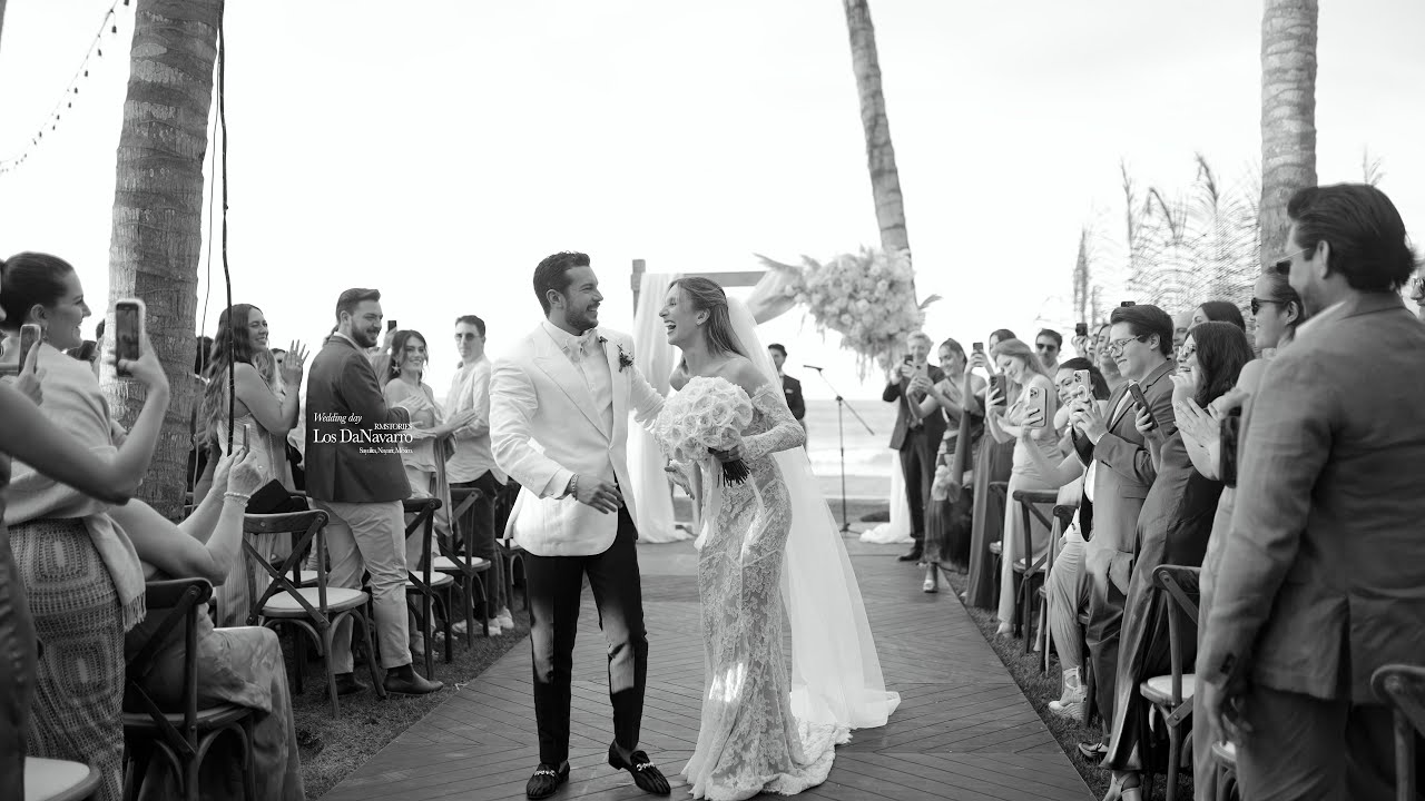 Los DaNavarro :: Amazing wedding at Frente al Punto, Sayulita, Nayarit.