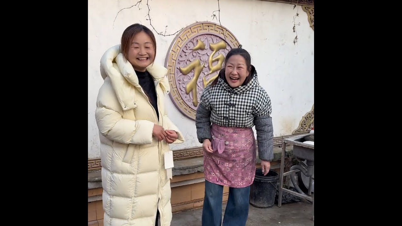 被人惦记真的是一种幸福，女人其实很好满足，一件衣服都能感动哭#我的乡村生活 #记录真实生活 #新农人计划2026