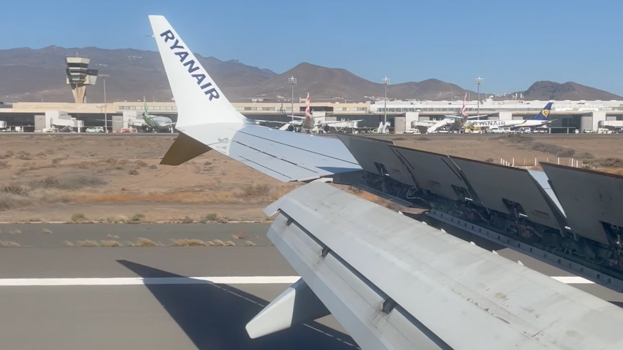 Ryanair Boeing 737 MAX 8 / Butter Landing Gran Canaria (LPA/GCLP) - Runway 03L