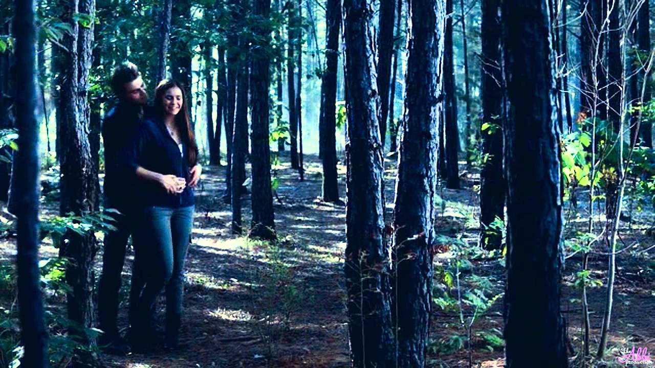 Elena Gilbert || Bitch/Pregnant [AU] - part 1