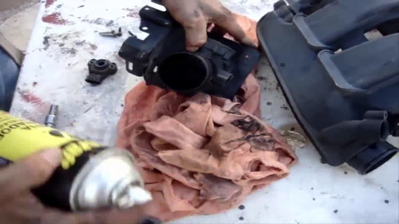 Limpieza de sistema de aire de motor Neon 2000 - 2005 part 1