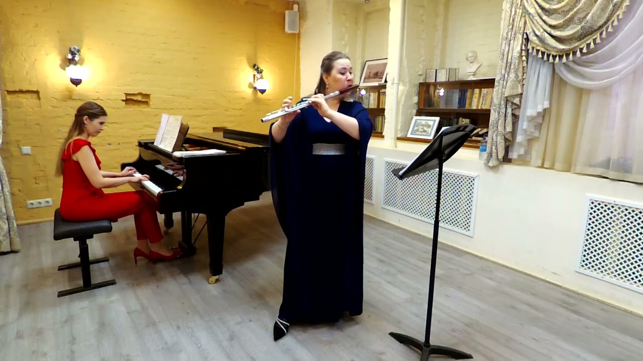 J.S. Bach Sonata C-dur for flute 1-2- mov. Elena Isaeva (flute), Eugeniya Kudoya (piano)