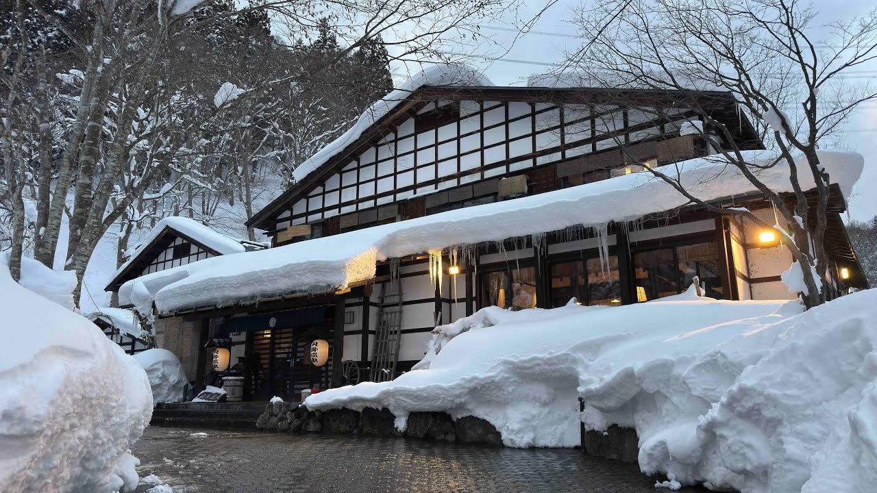 苗場スキー場から貝掛温泉へ　ライブカメラ