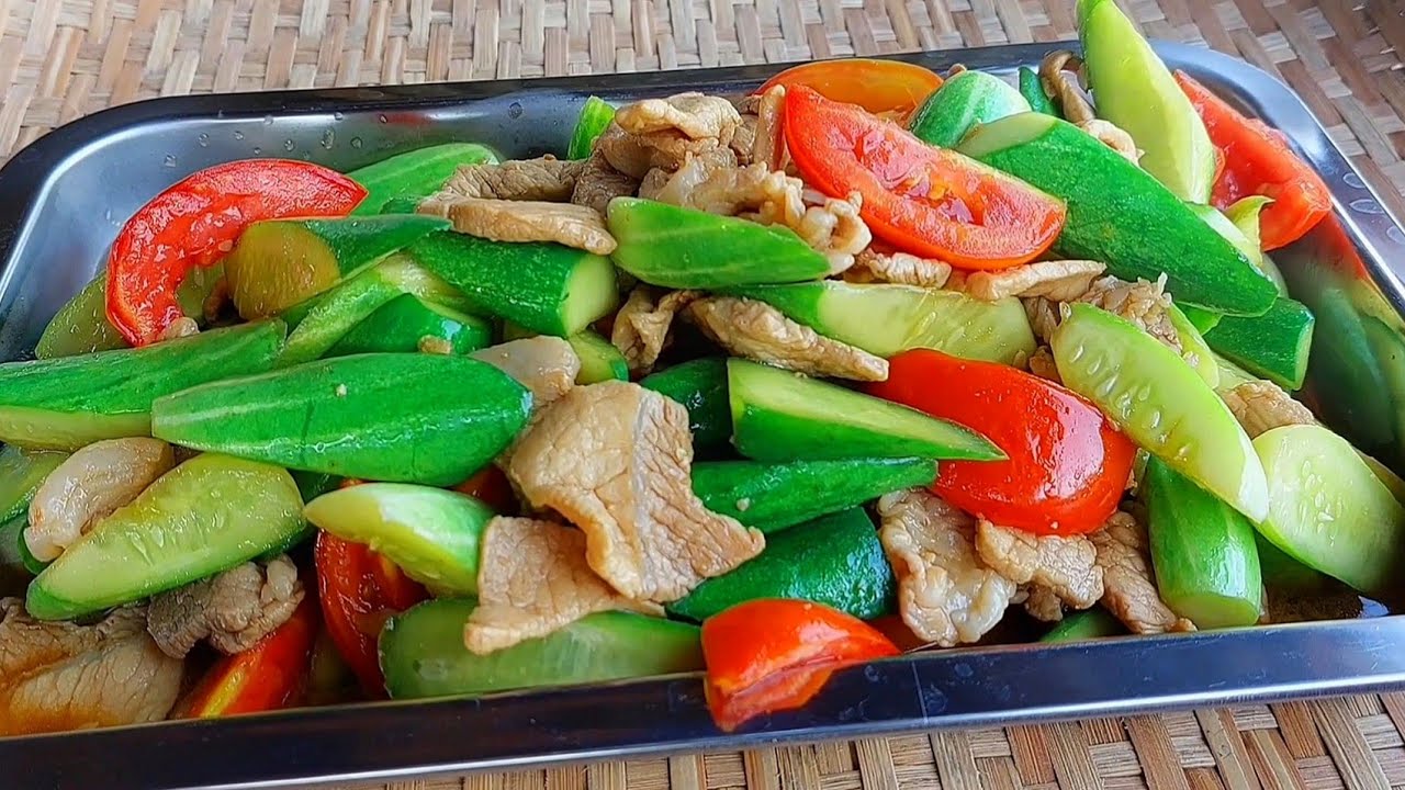 ผัดแตงกวาใส่หมู ผัดยังไงให้น่าทานผักสีสดกรุบกรอบ เมนูธรรมดาง่ายแต่อร่อยมาก