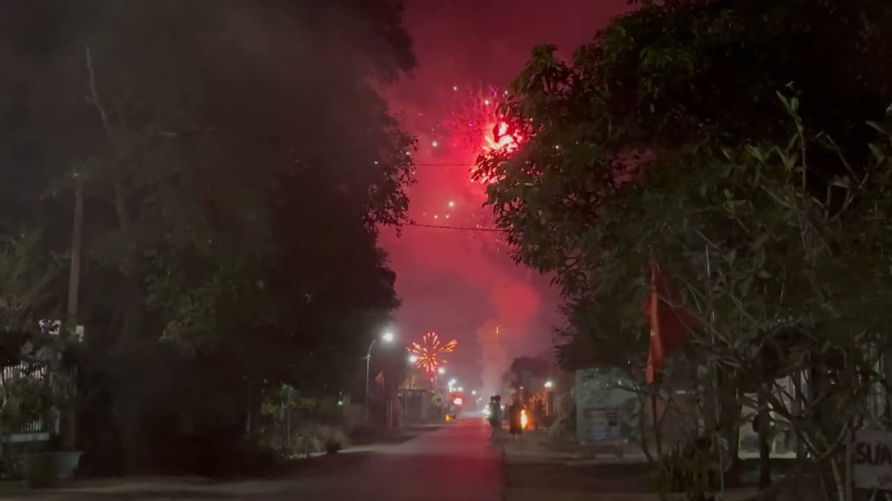 Pháo Bông Giao Thừa.  Bính Ngọ 2026.  