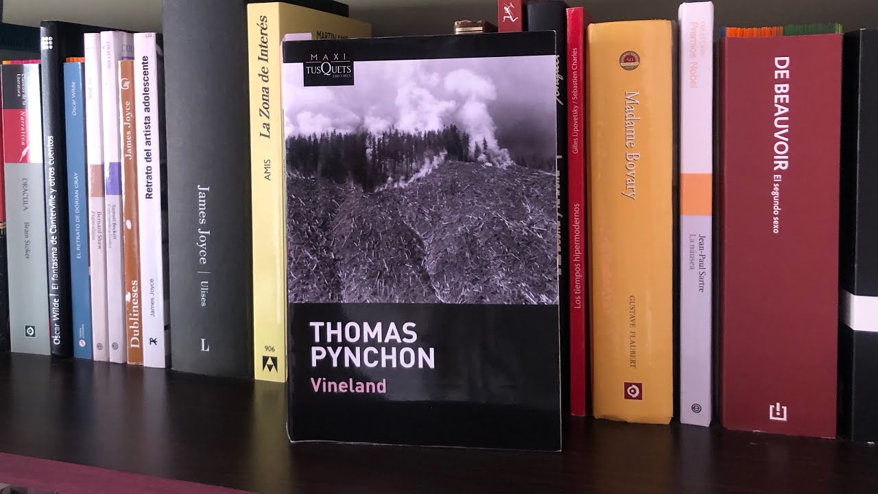 Libro “Vineland” de Thomas Pynchon, libro en el que se basa la película “Una batalla tras otra”