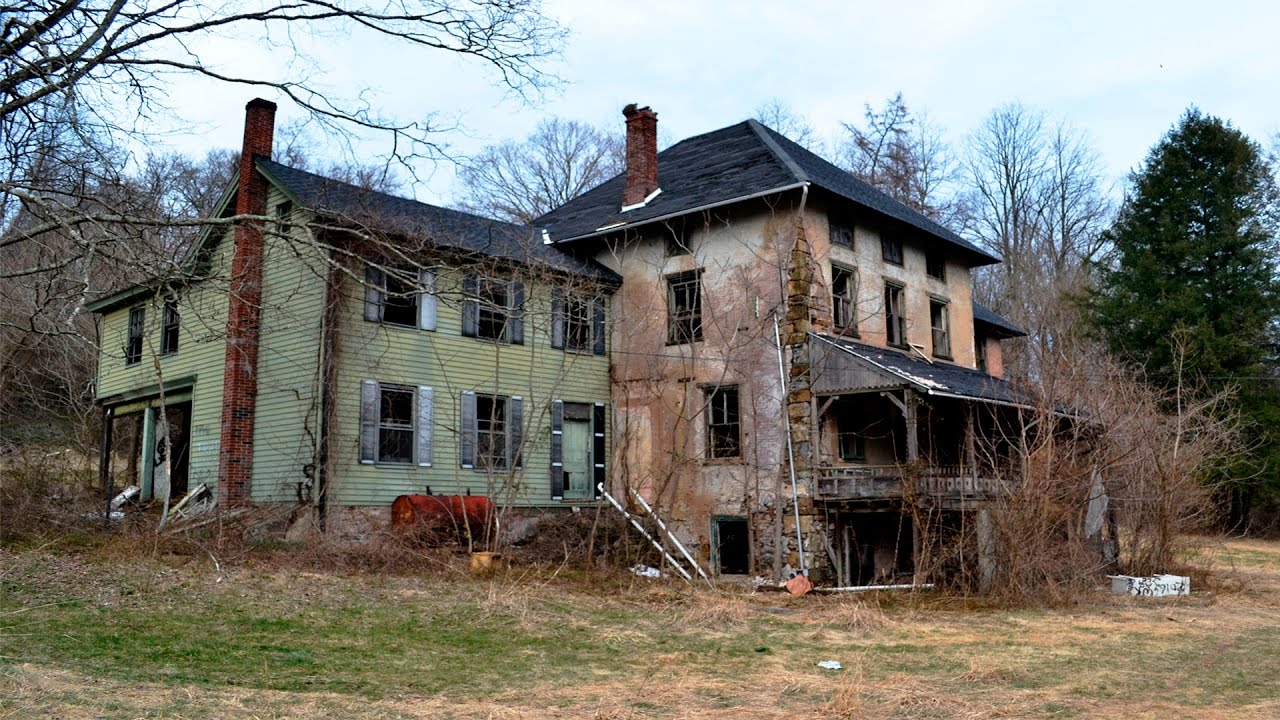 Exploring an Abandoned Farm House & Factory - PA