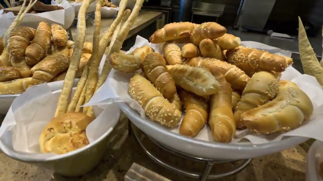 Quantum of the Seas Windjammer Dinning