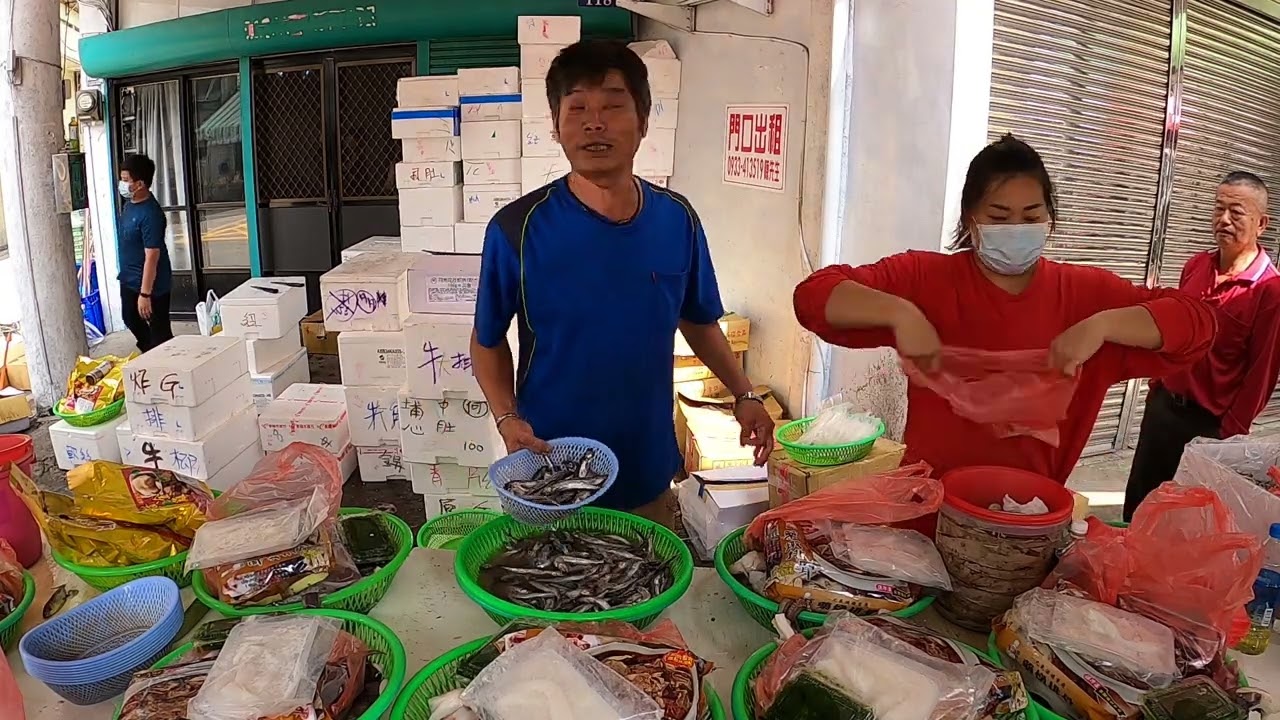 福利標的天花板 500標當1000的在加 馬尾妹說大叔沒差 反正頂多睡公園 台中大肚市場 大肚農會前面50公尺 台中海鮮大叔 海鮮拍賣 海鮮叫賣  叫賣哥 seafood auction