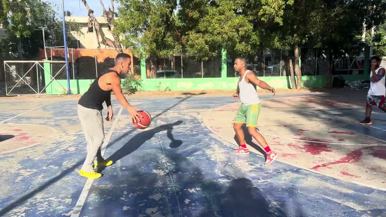 👼Angel, abusa de su veteranía ￼y castiga al equipo contrario 🔄 🥷