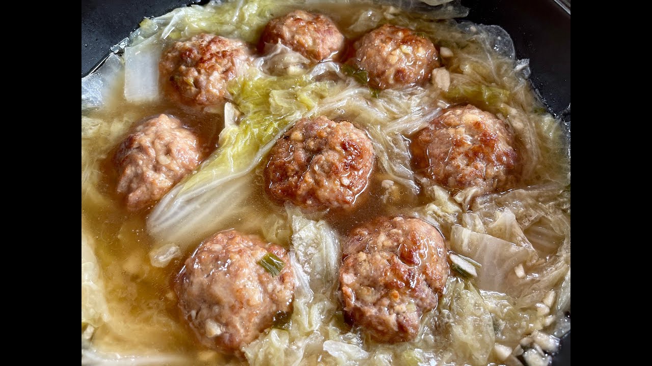 红烧狮子头 Braised Pork MeatBalls