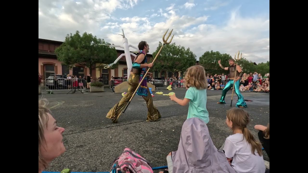 Prague Street Theatre Festival - Za dveřmi 2025 - Bratři v tricku