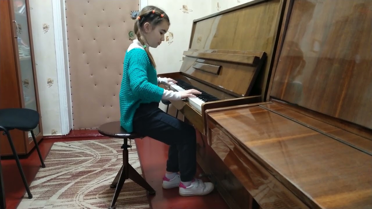 Кіра Рослякова.