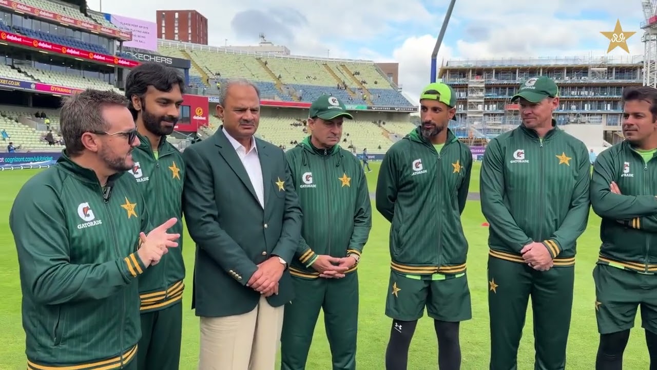 Shan Masood congratulated by Head Coach Mike Hesson as he makes his 50th Test appearance