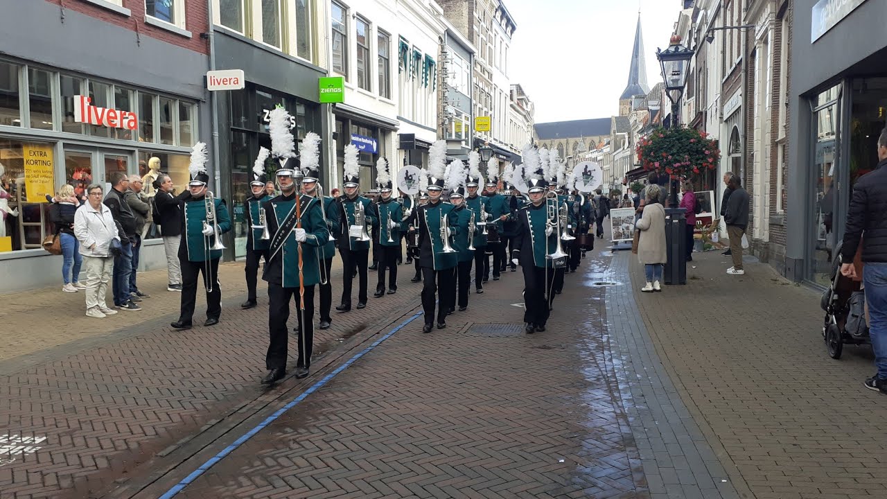 Excelsior Renkum tijdens straatparade Kampen/IJsselmuiden 2022