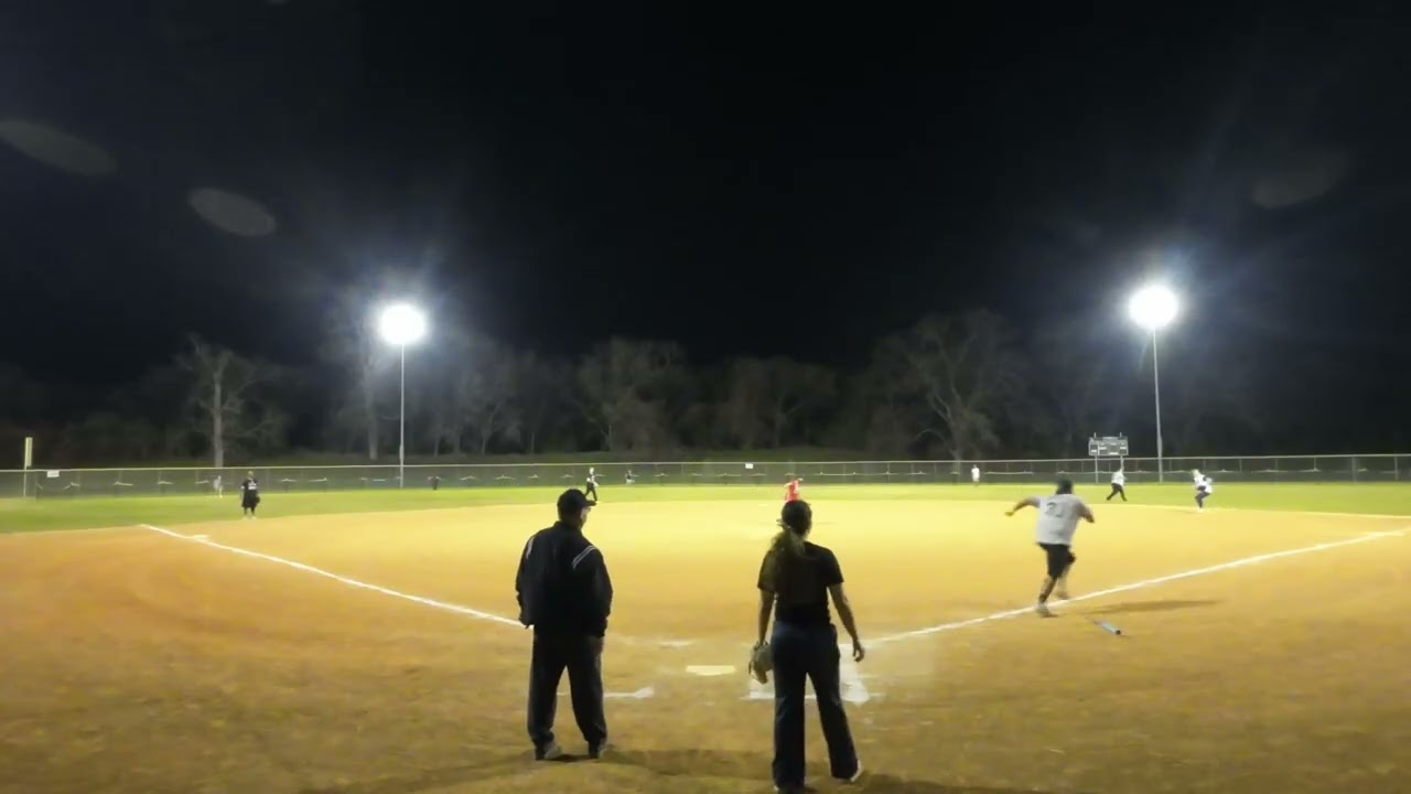 Outfield Outlaws vs Jellowatts 01/08/26