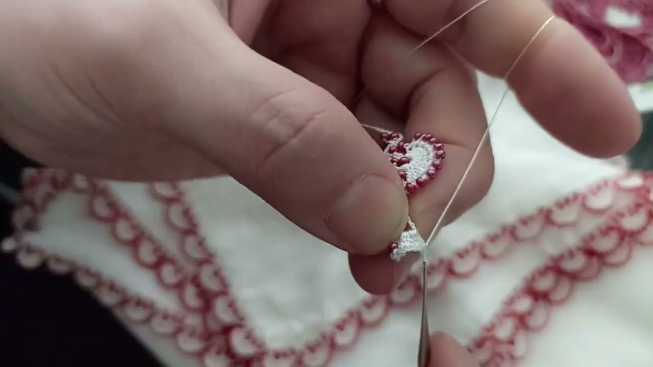 Boncuklu tığ oyası #beniöneçıkart #keşfet #diy #eskilerden #tülbent #kenar #oya #harika