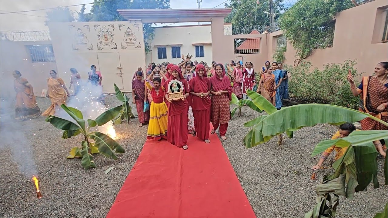 ઉત્તર ભારતની યાત્રા પૂર્ણ કરી પધારતા સાંખ્યયોગી બહેનોના સામૈયા || SGVP મહિલા સંસ્કાર કેન્દ્ર-ઇંટવાયા