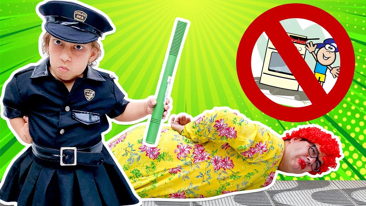 Maria Clara finge brincar de ser policial (New Collection Stories for Kids) - MC Divertida
