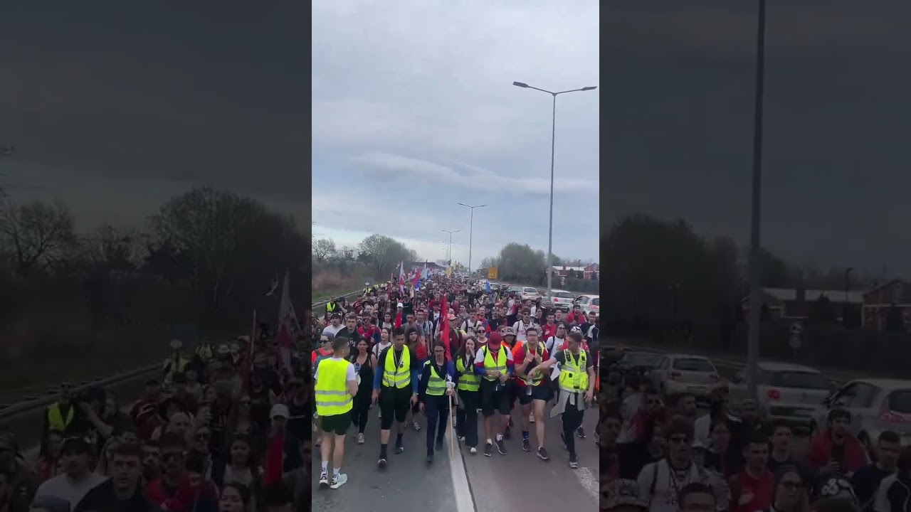 600 ni&scaron;kih studenata je krenulo pe&scaron;ke ka Novom Sadu #protesti #srbija #studenti #blokade