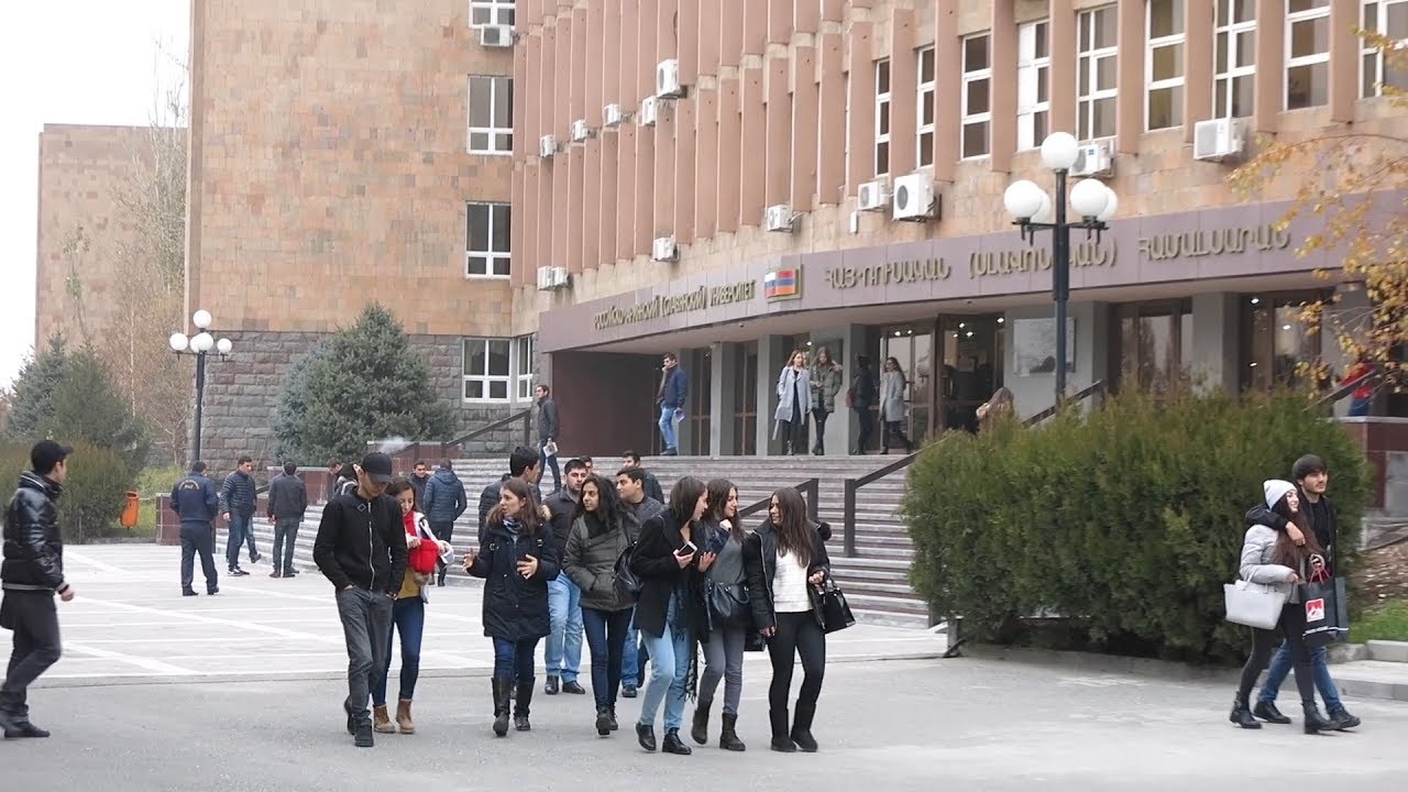 Yerevan, 05.12.17, Tu, Video-1, Lambadaits Slavonakan hamalsaran.