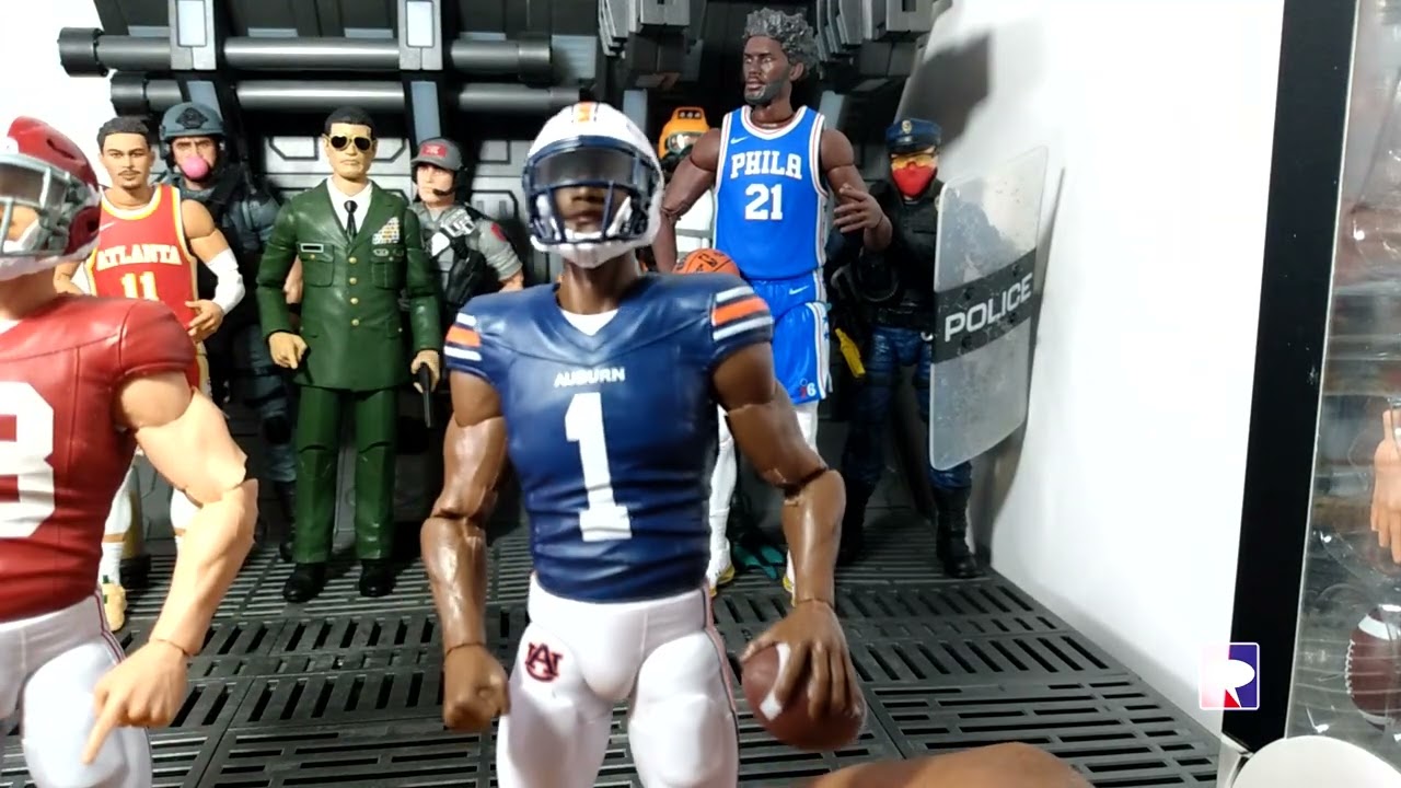 Collegiate Legends College Football Action Figure Review
