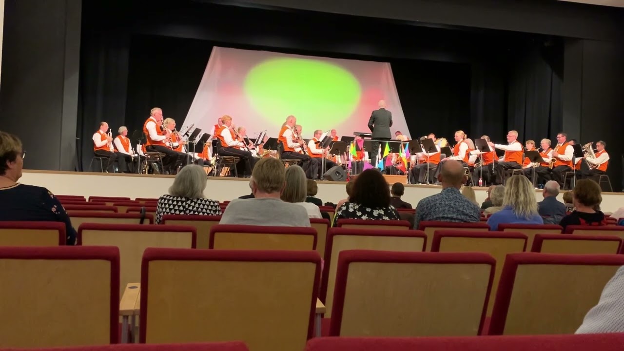 Gruno's Postharmonie Groningen in Bad Orb - Far and Away  (John Williams, arr. Paul Levender)