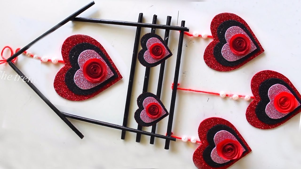 DIY - Unique wall hanging ideas with newspaper || Best out of Waste | Easy wall decorations ideas