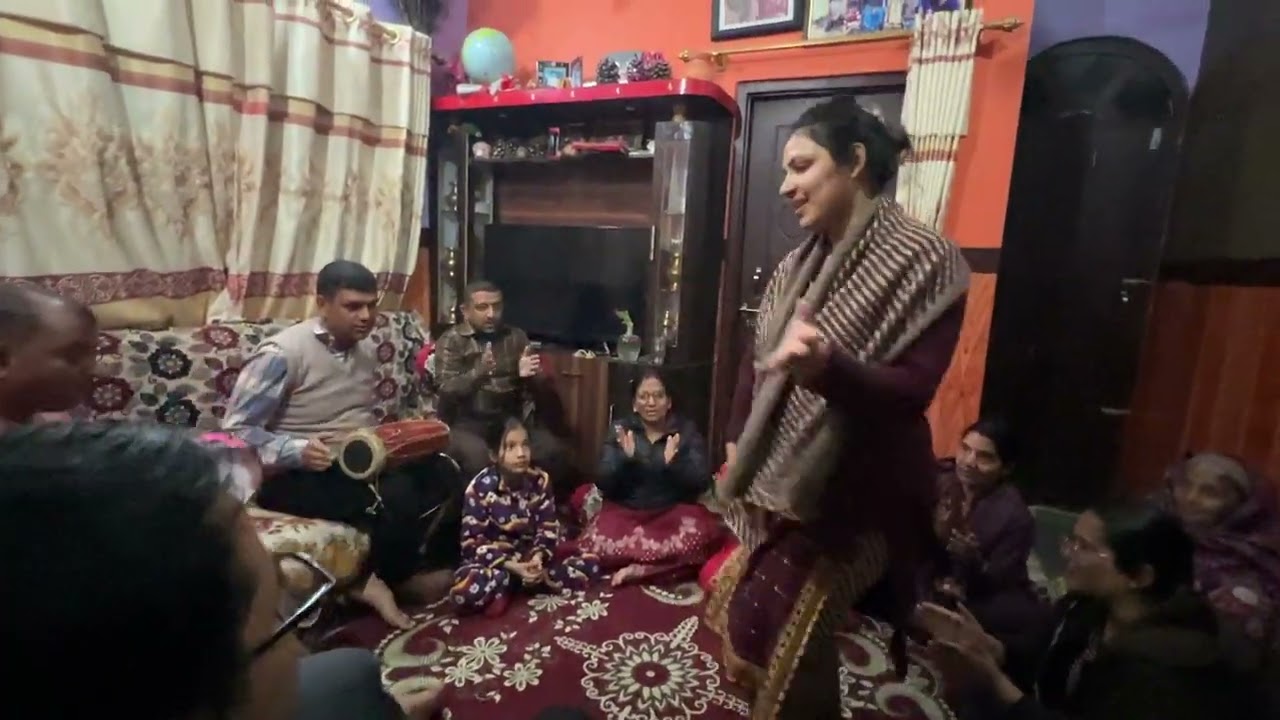 भजनको ताल, हर्षको चाल 💛