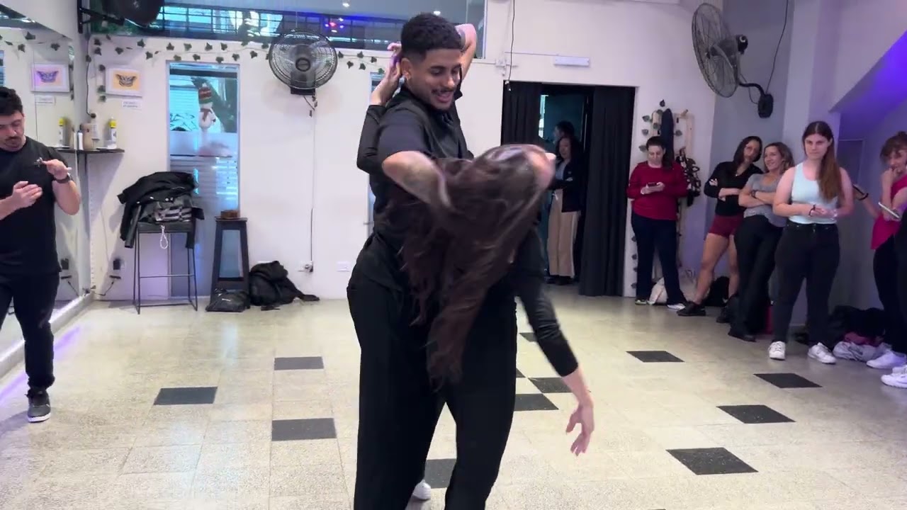 Victor & Agus | La Ultima Bachata - Romeo Santos & Prince Royce | Regular Class La Clave de la Danza