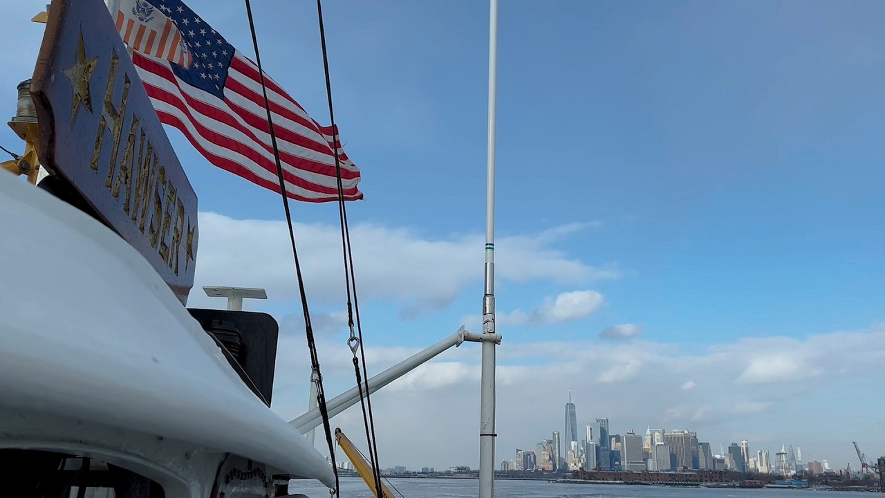 USCGC Hawser Conducts NYC Winter Navigation Ops