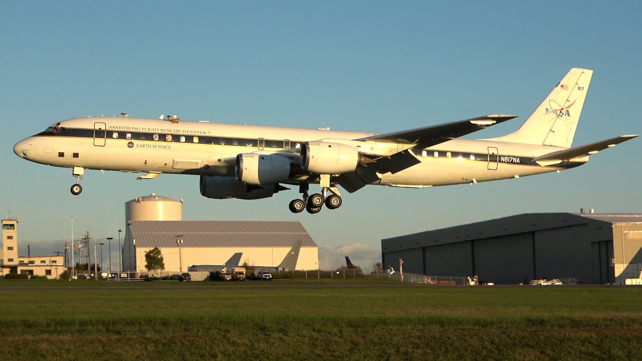 54 YEAR OLD Douglas DC-8-72 N817NA Landing at Paine Field (PAE/KPAE)