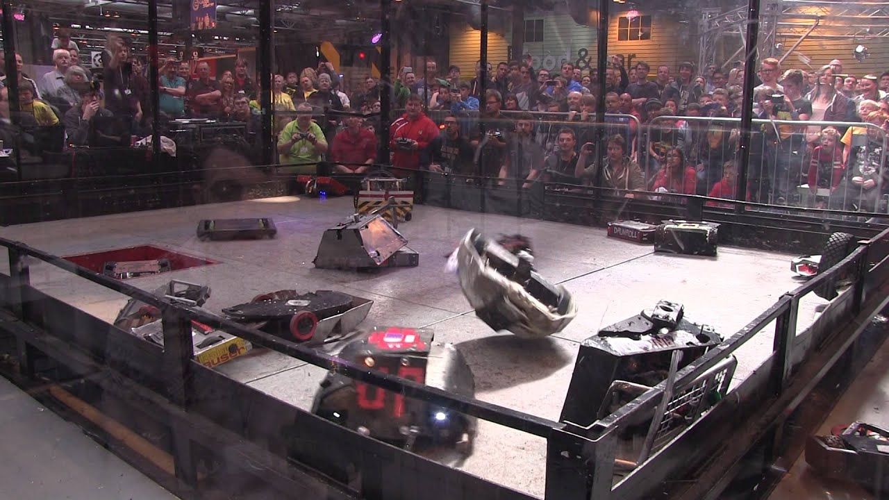Гладиаторский бой Robot Wars — 18 роботов, свободный бой для всех | Robochallenge 2015