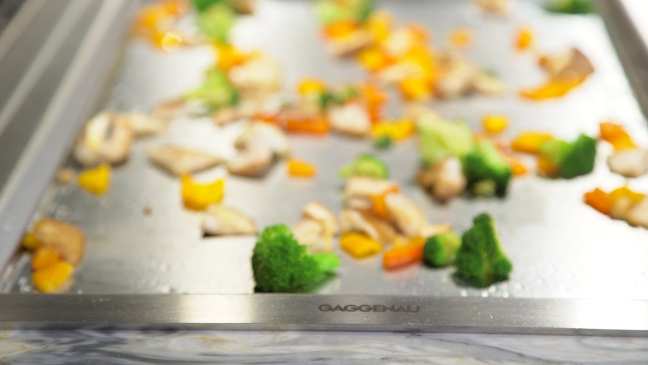 Get the Teppanyaki experience with Gaggenau cooktop!