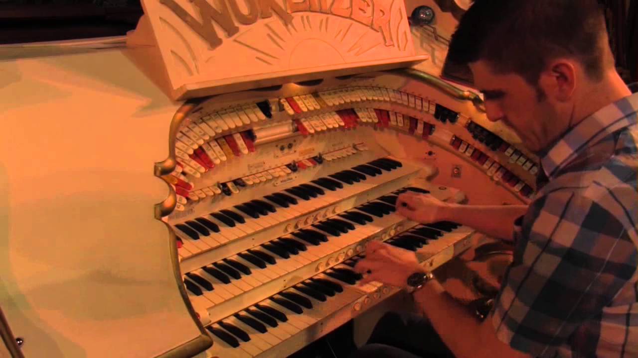 Dizzy Fingers on the World-Famous Wurlitzer – David Rhodes at Tower Ballroom