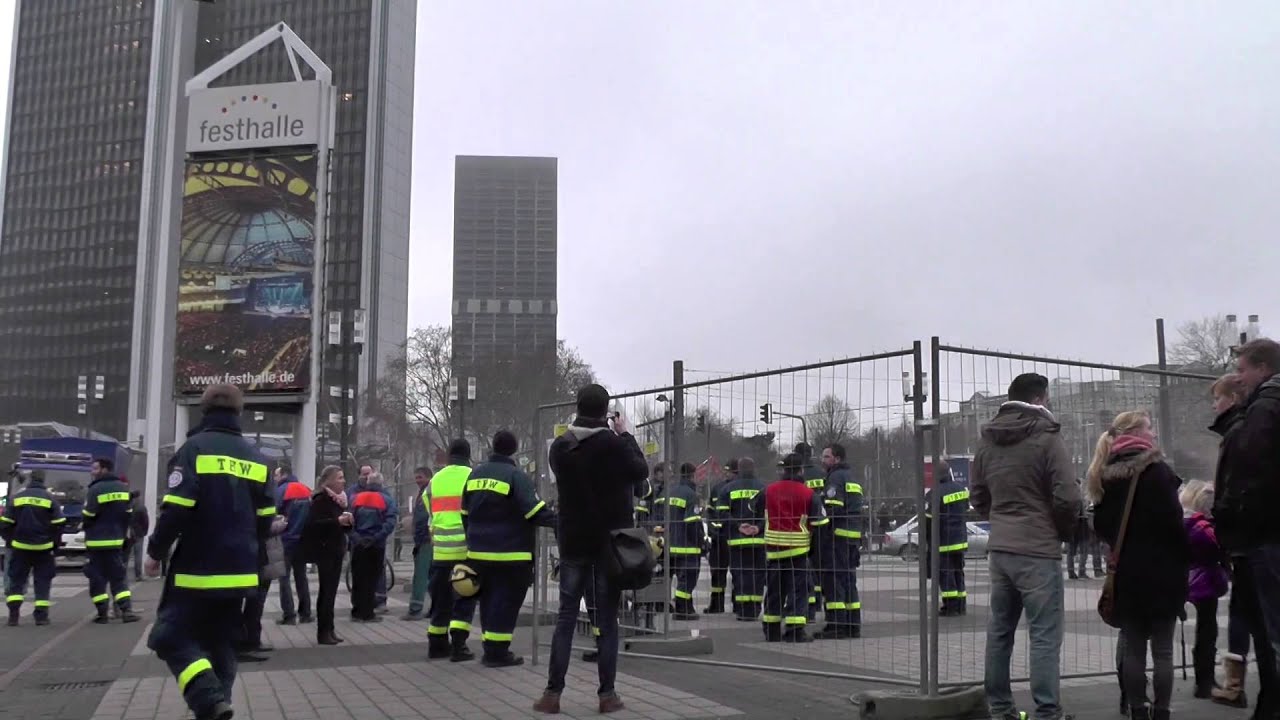 Uni-Hochhaus AfE-Turm in Frankfurt kontrolliert gesprengt
