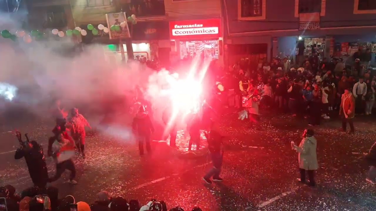 Comparsas nocturnas en el cantón Chillanes, Bolívar,  Ecuador | Carnaval 2026