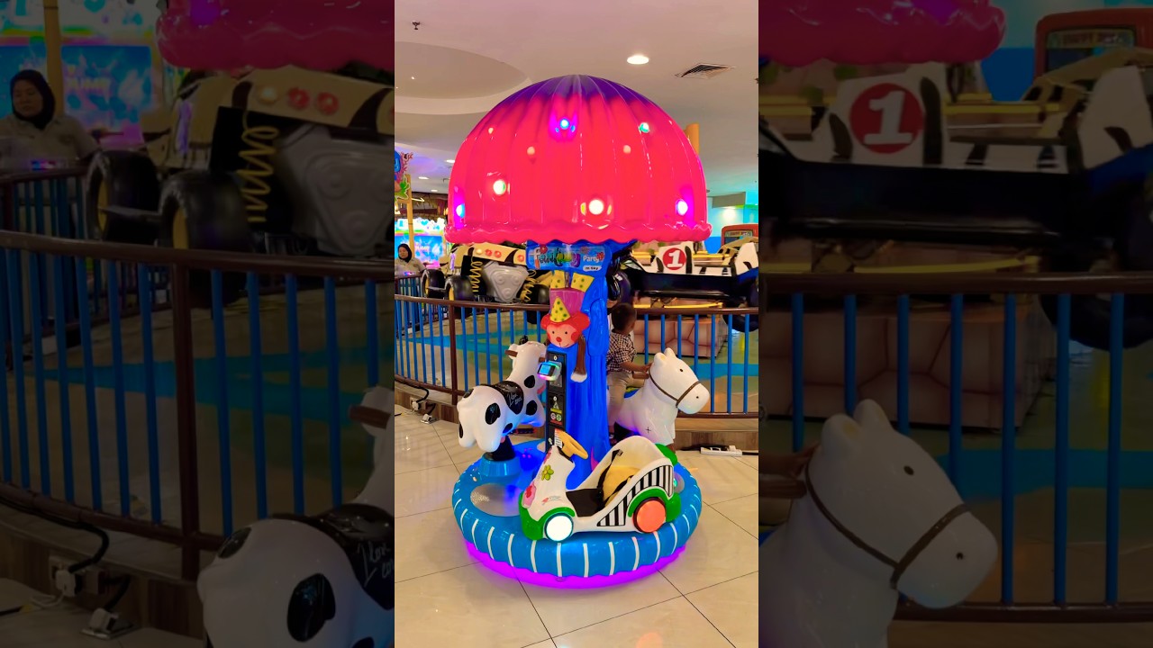 Милая карусель с лошадкой и коровой 🚙 🐴 🐮 