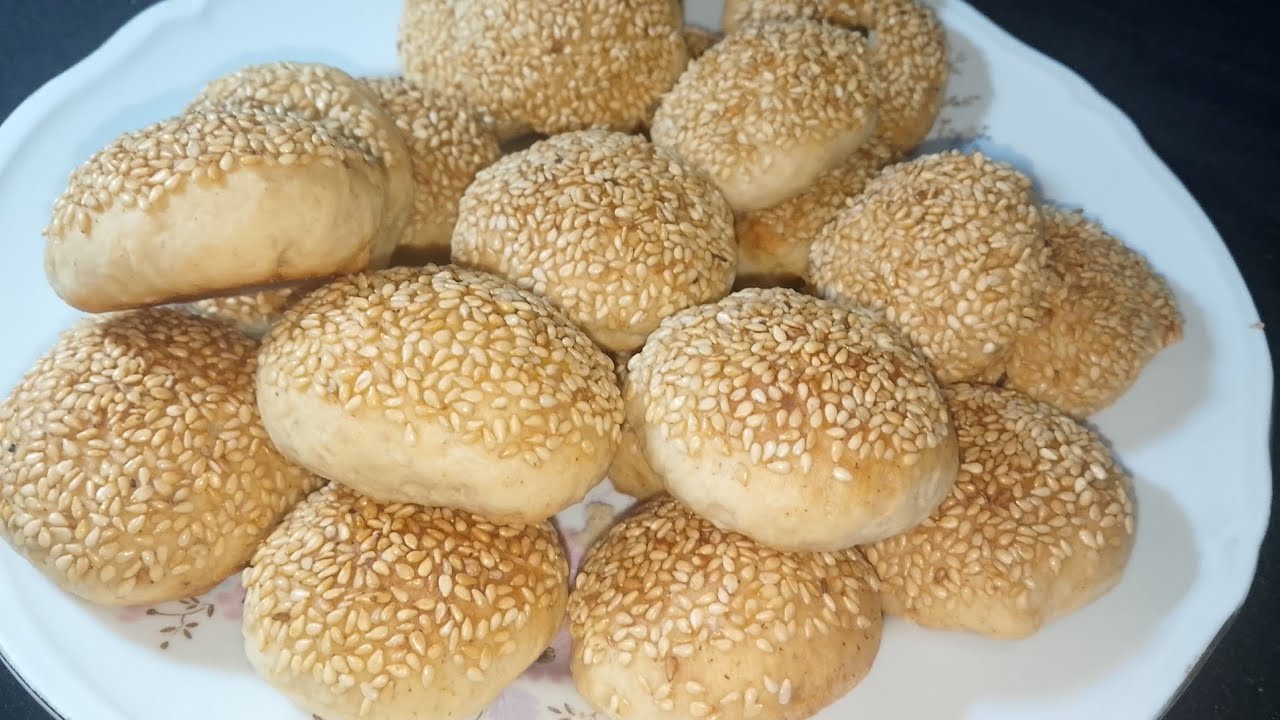 قرص السمسم والسكر والقرفة