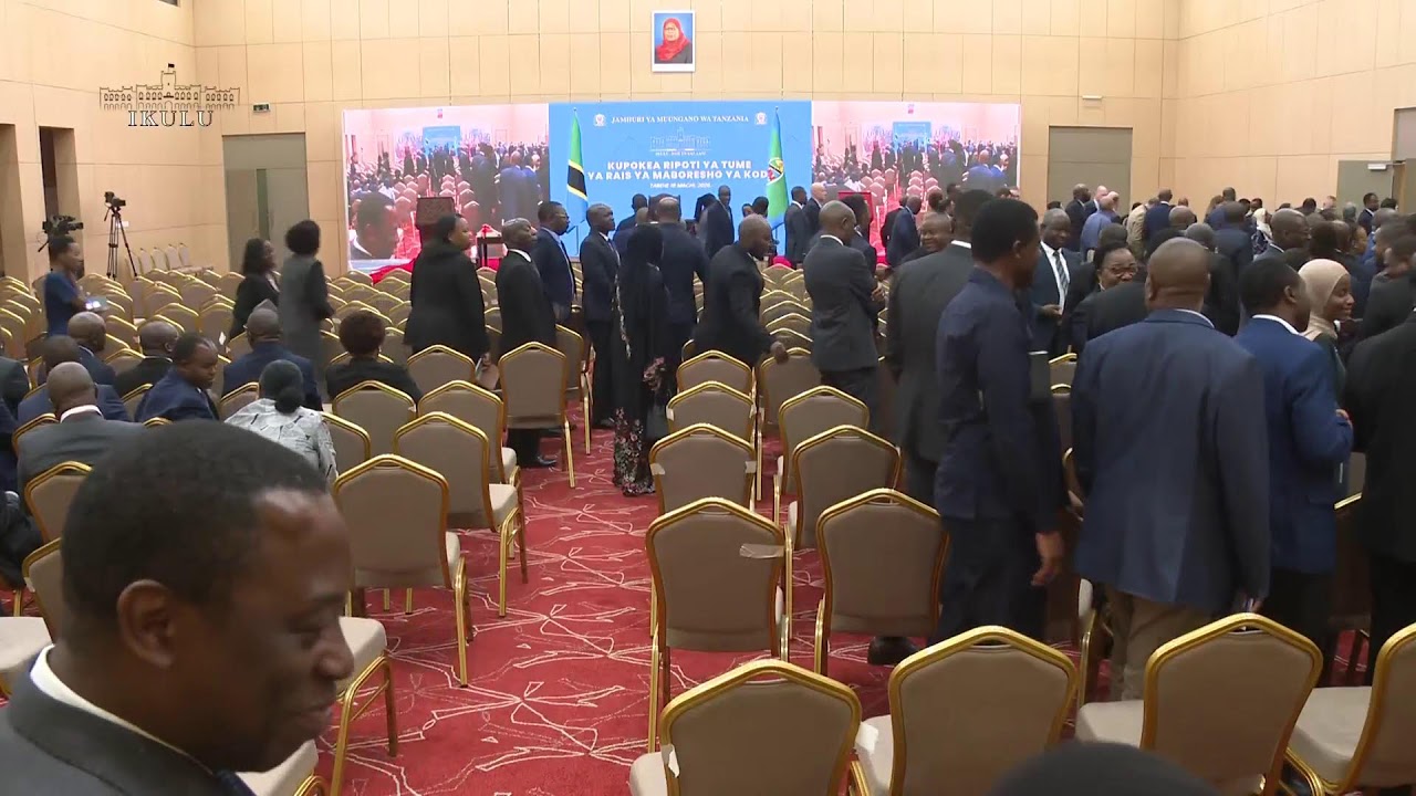 RAIS SAMIA AKIPOKEA RIPOTI YA TUME YA RAIS YA KUTATHMINI MABORESHO YA MFUMO WA KODI NCHINI