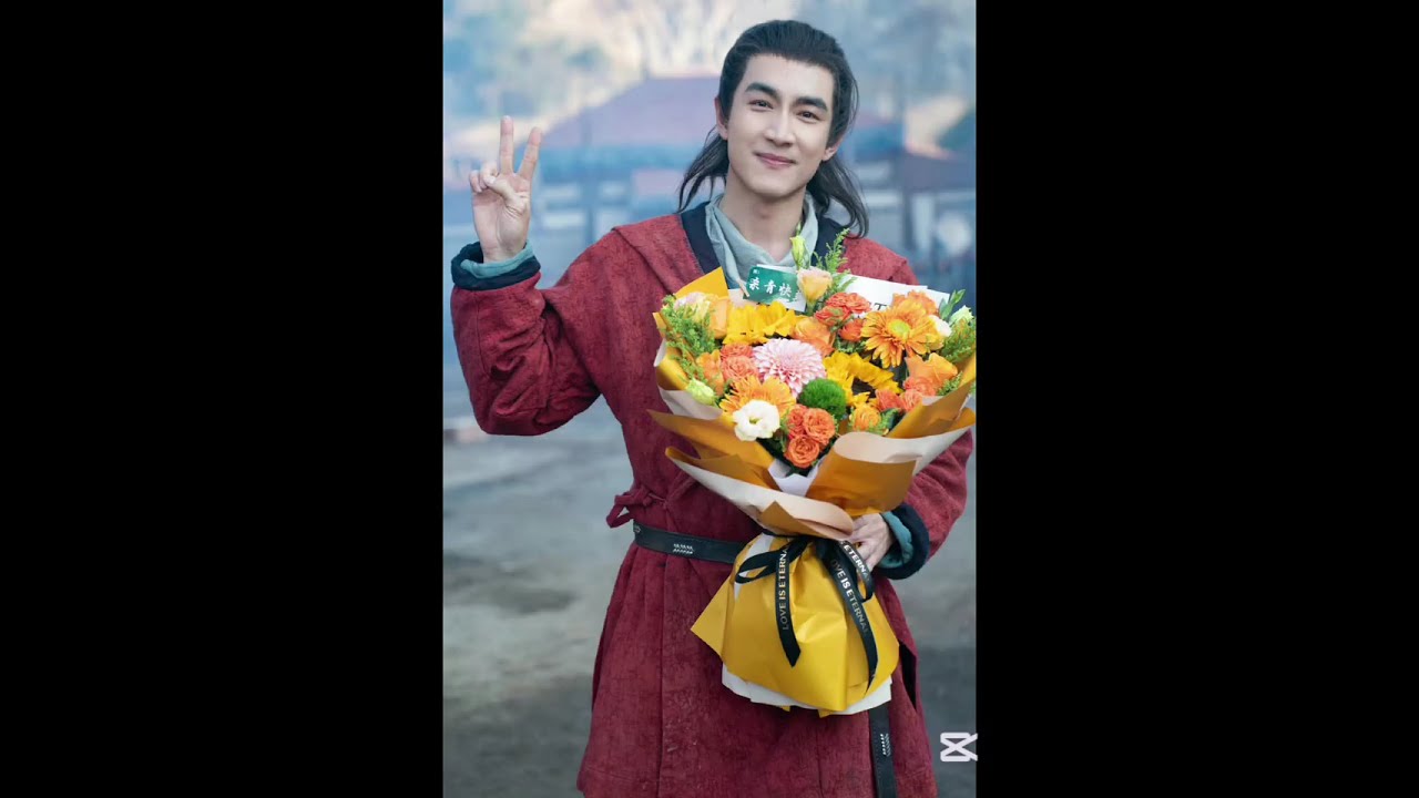 LIN GENGXIN RECIEVED BIRTHDAY PRESENT FROM HIS FANS.