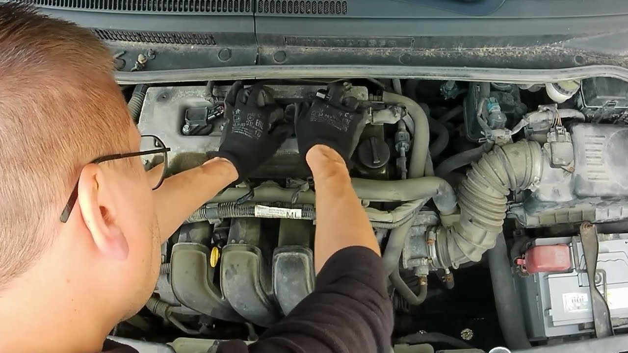 Toyota Corolla Verso spark plug change